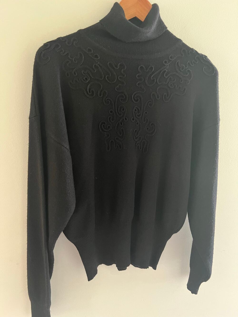 Meister Black Turtleneck Wool Blend Sweater Abstract Embroidery Medium JL
